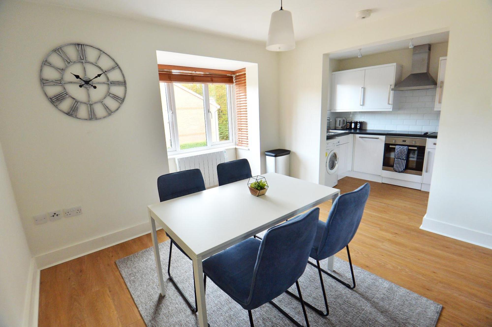 Stylish 2Br Flat - 2 Free Parking Spaces - Near Lgw Airport Кролей Экстерьер фото
