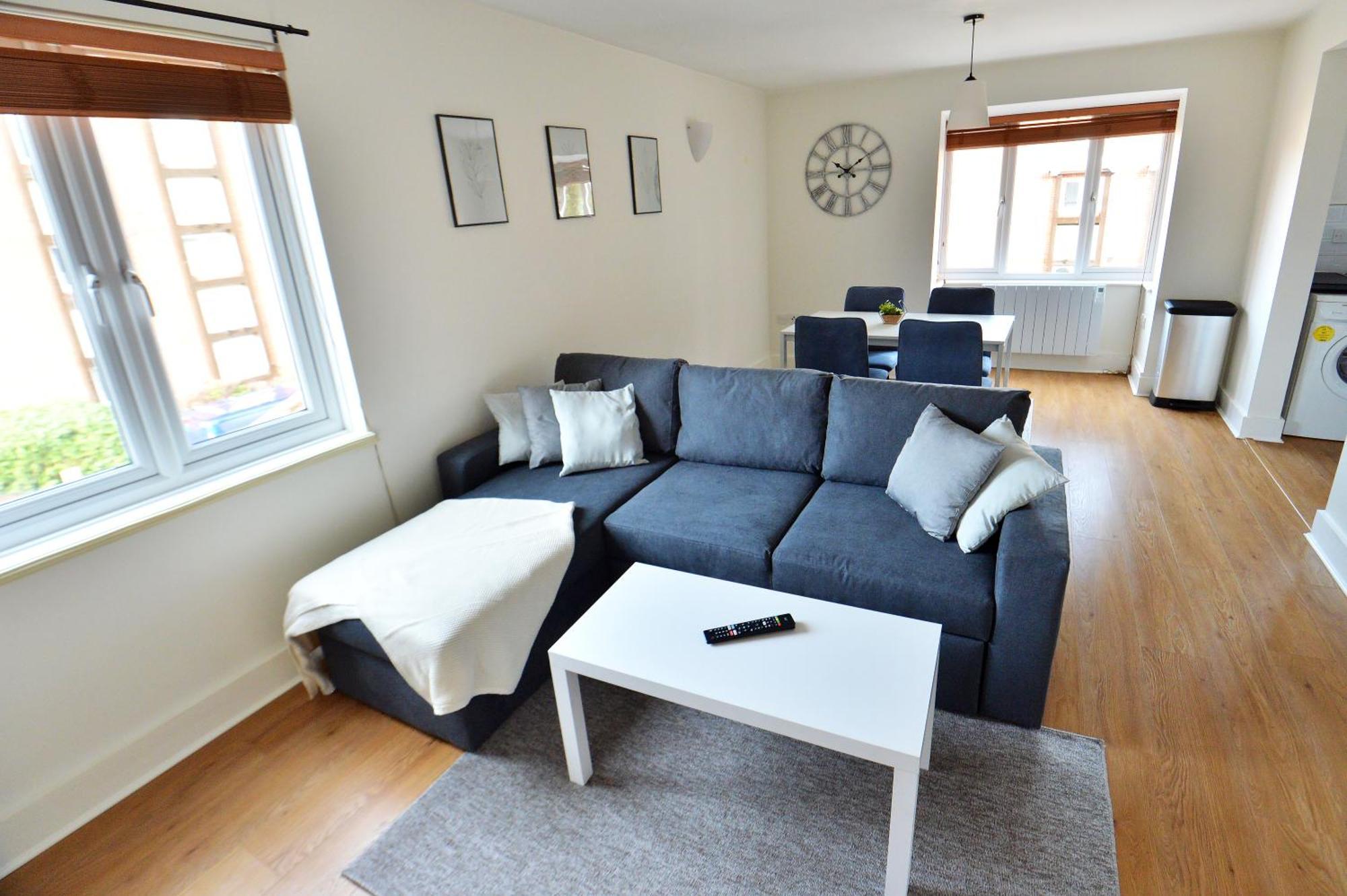 Stylish 2Br Flat - 2 Free Parking Spaces - Near Lgw Airport Кролей Экстерьер фото
